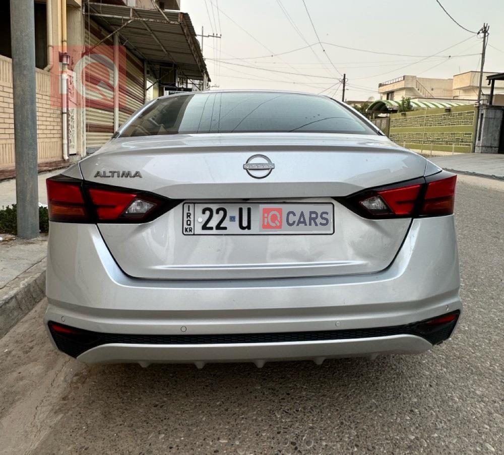 Nissan Altima